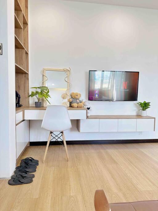 Riversideapt Nearairport.bed/netflix/chill/terrace Apartment Ho Chi Minh City