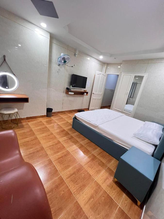Khach San Thanh Hotel *