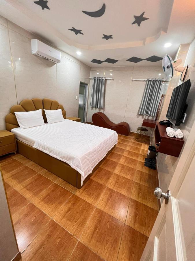 Khach San Thanh Hotel