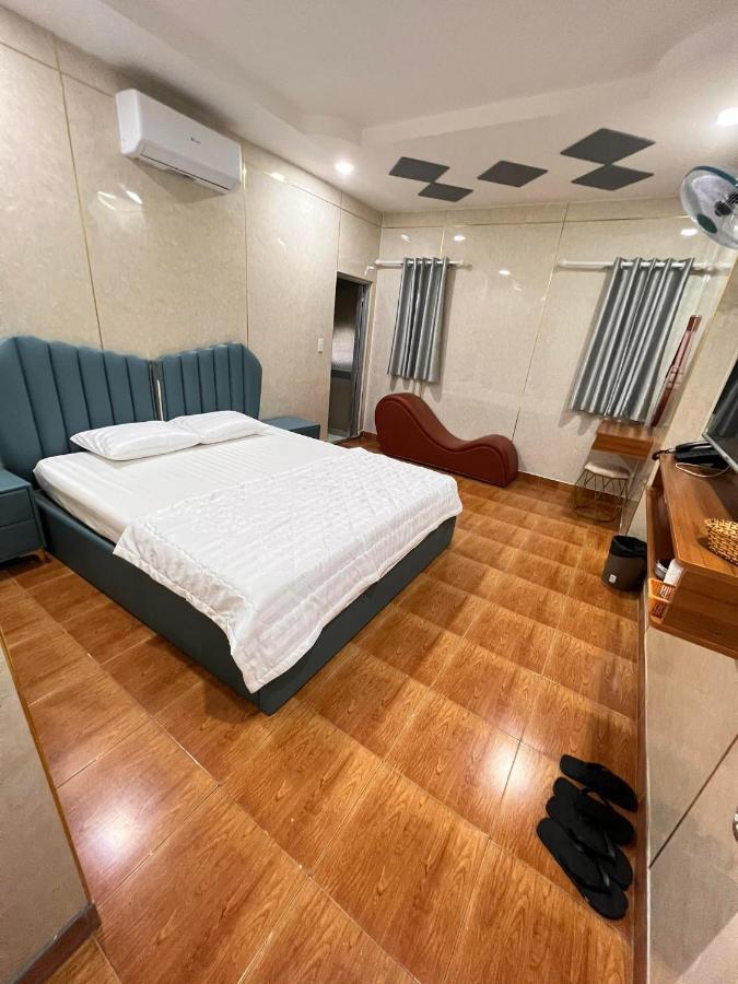 Khach San Thanh Hotel