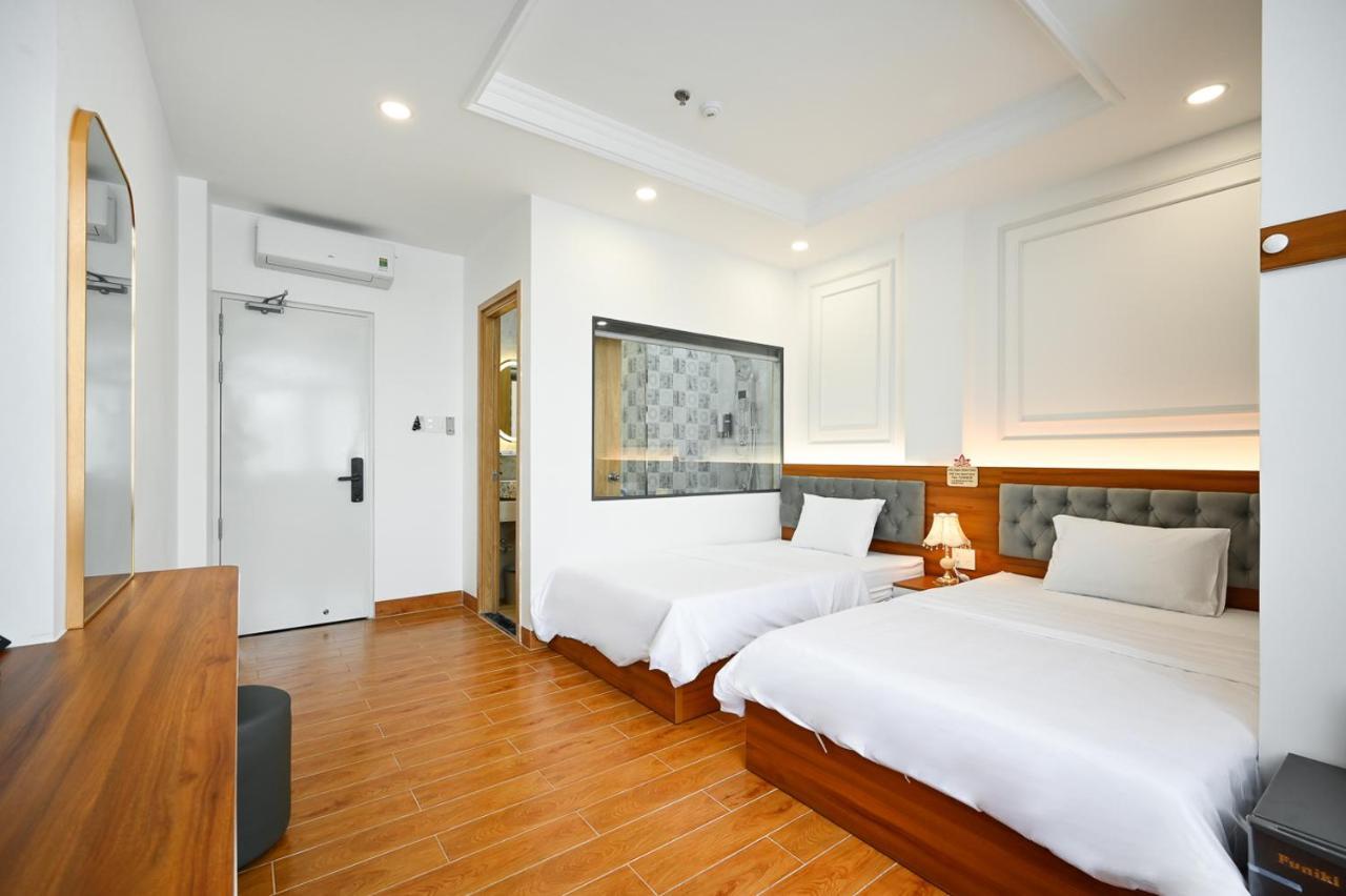 Lotus Airport Saigon Hotel