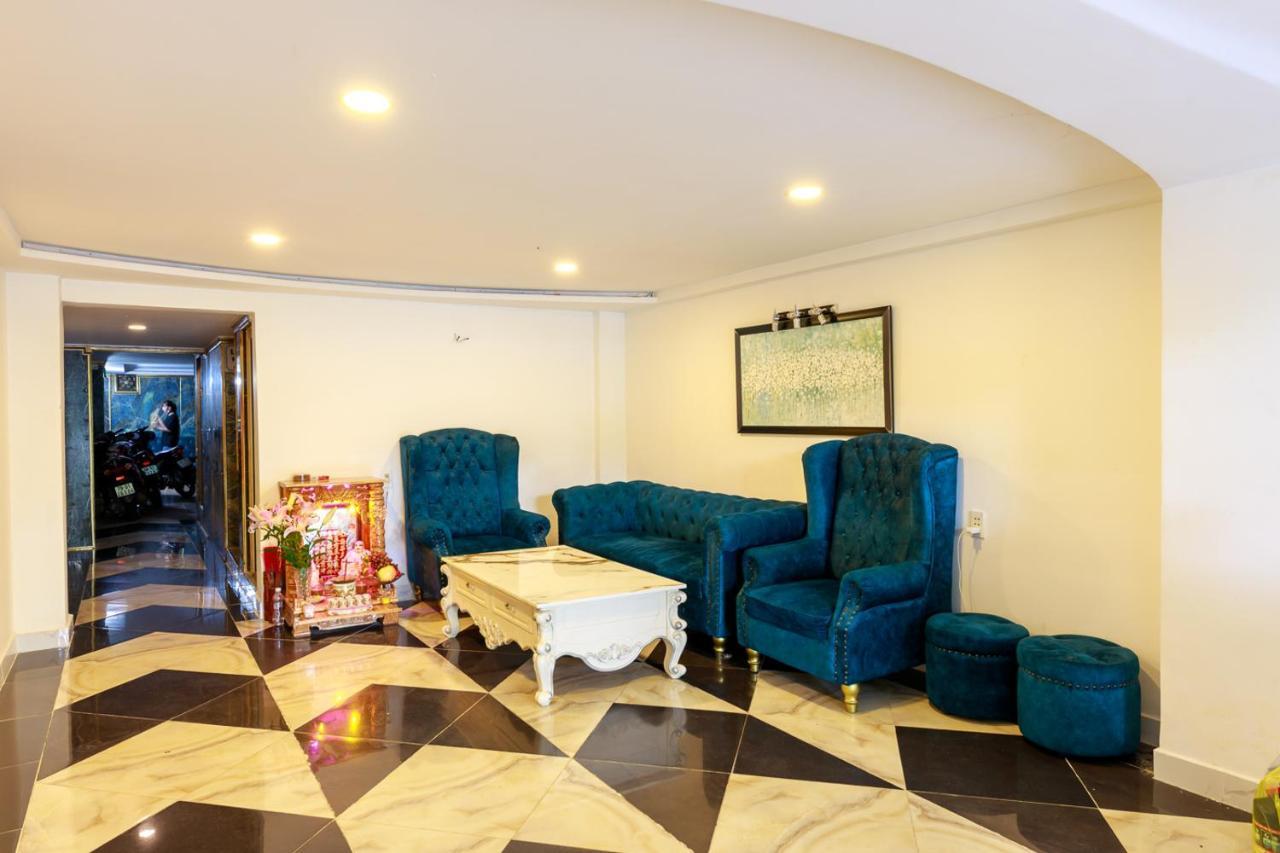 Venus & Massage - Bui Vien Walking Street Hotel