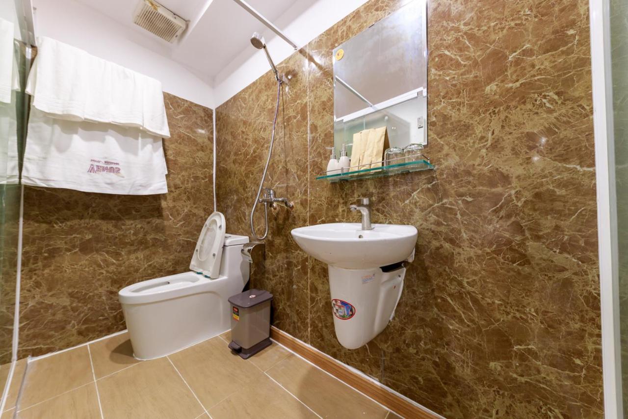 Venus & Massage - Bui Vien Walking Street Hotel