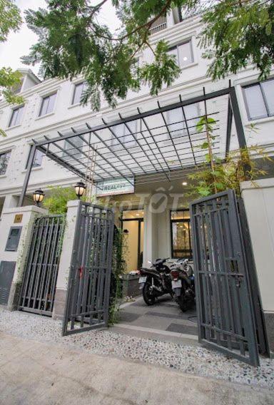 Khách sạn hẻo lánh Lakeviewcity Swimming Pool