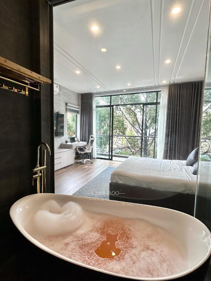 Khanh Nguyen Luxury Apartment, Balcony Street View, Large Bathtub * Ho Chi Minh City