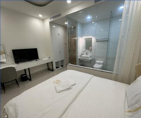 Hala - 845 Le Hong Phong, Q.10 - By Bay Luxury *