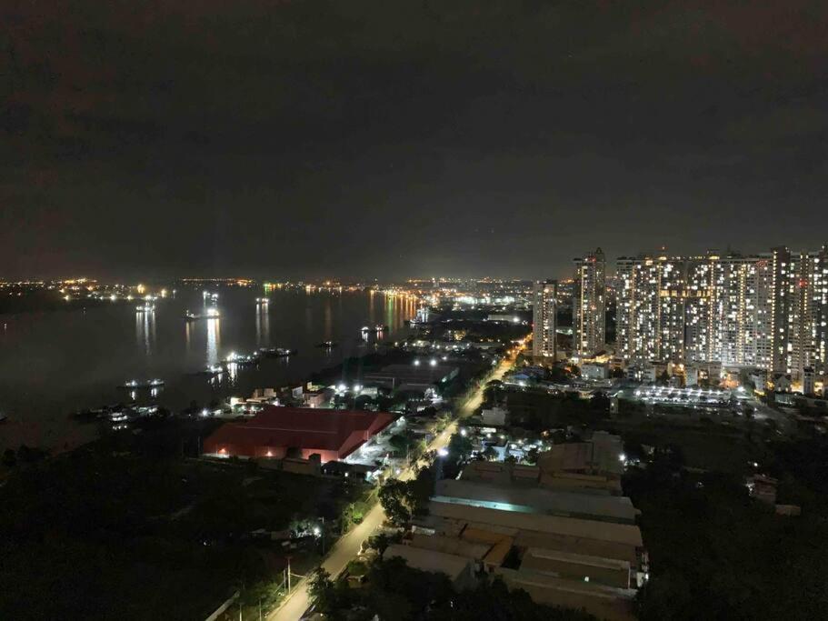 Q7 Riverside 2 Bed W River-view, Netflix & Pool Pangsapuri Bandar Ho Chi Minh