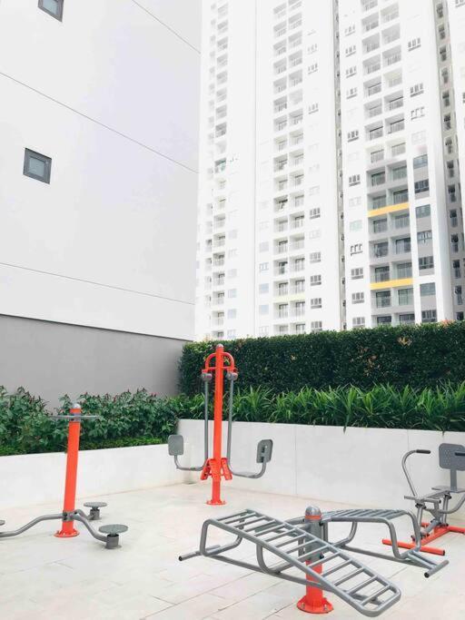 Pangsapuri Q7 Riverside 2 Bed W River-view, Netflix & Pool *