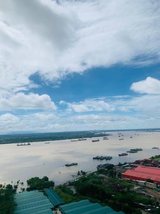 Pangsapuri Q7 Riverside 2 Bed W River-view, Netflix & Pool