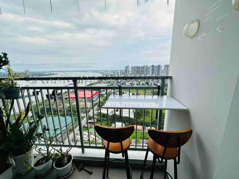 Pangsapuri Q7 Riverside 2 Bed W River-view, Netflix & Pool *
