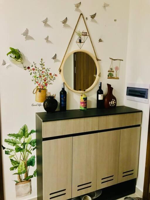 Q7 Riverside 2 Bed W River-view, Netflix & Pool *