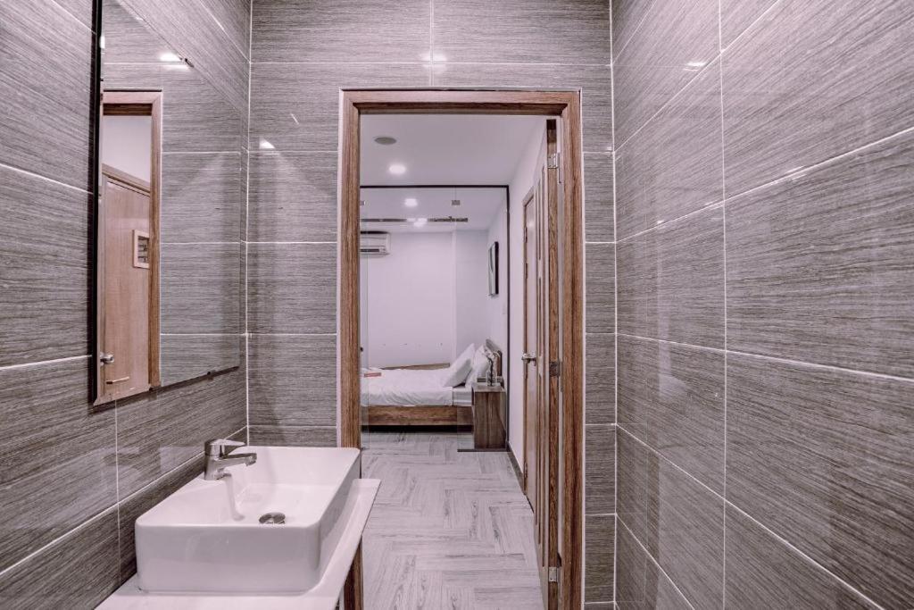 Mint - 22 Do Quang Dau, Q1 - By Bay Luxury Apartment