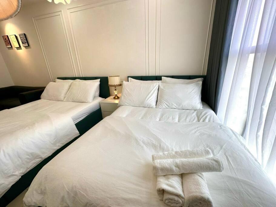 Apartment New Saigon Royal Luxury 4pax View