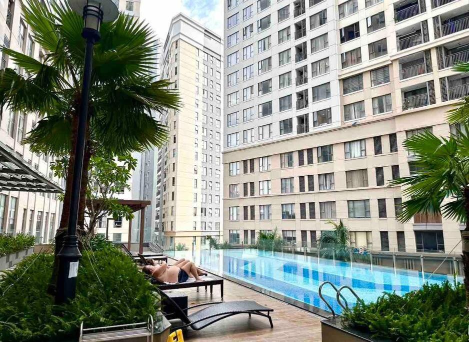 New Saigon Royal Luxury 4pax View *