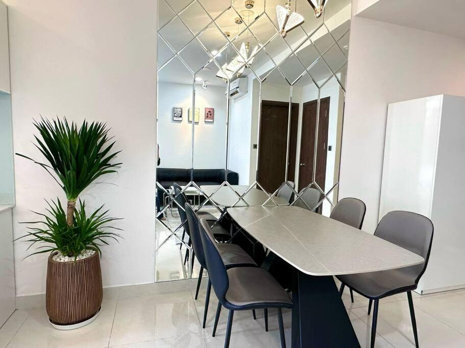 Apartment New Saigon Royal Luxury 4pax View