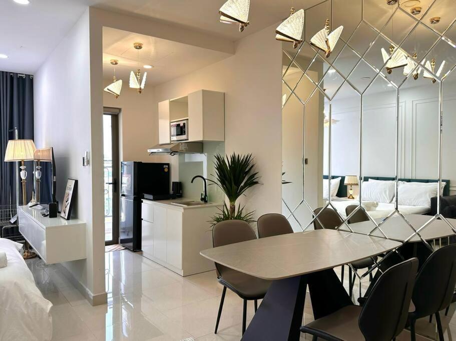 Apartment New Saigon Royal Luxury 4pax View