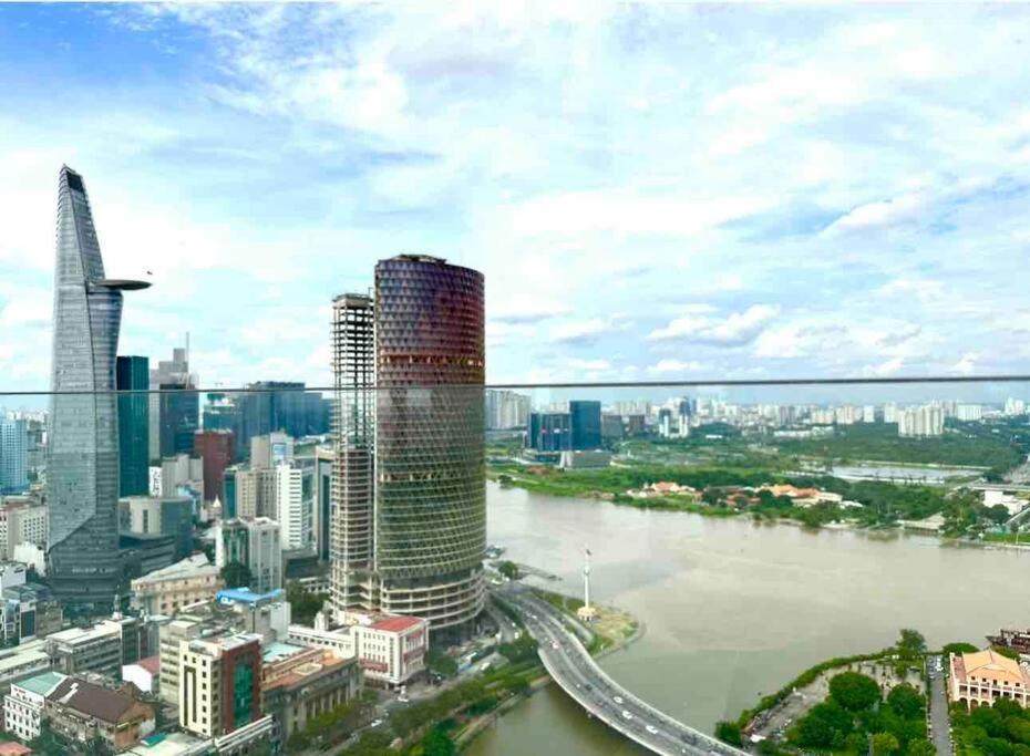 New Saigon Royal Luxury 4pax View Ho Chi Minh City