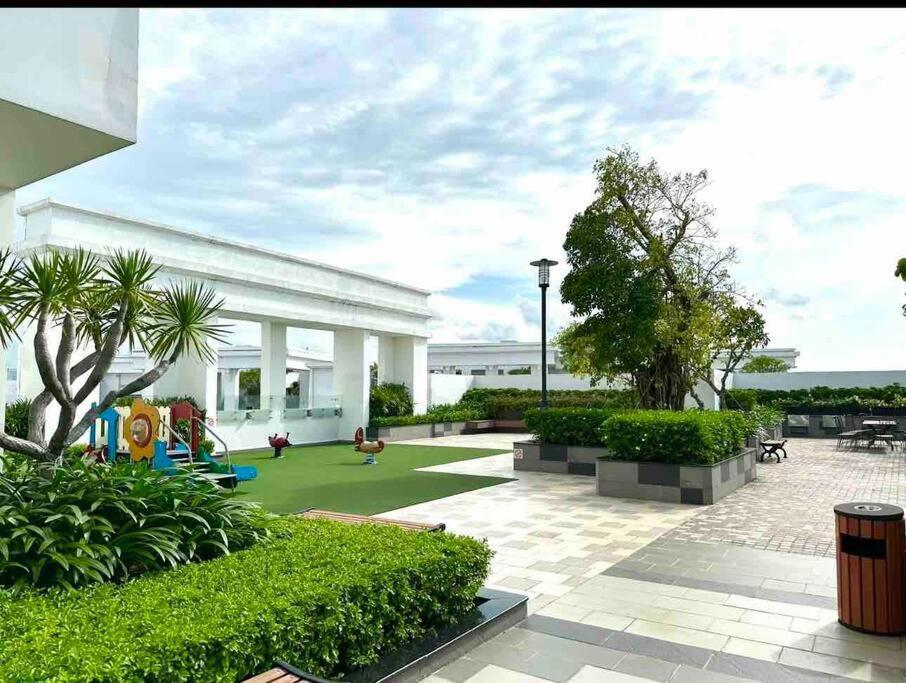 New Saigon Royal Luxury 4pax View * Ho Chi Minh City