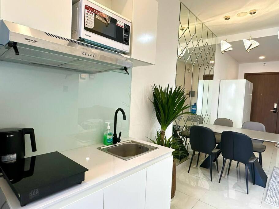 New Saigon Royal Luxury 4pax View