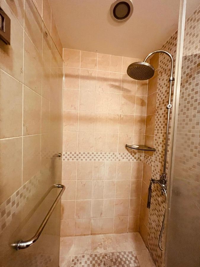 Apartment - The Manor 2