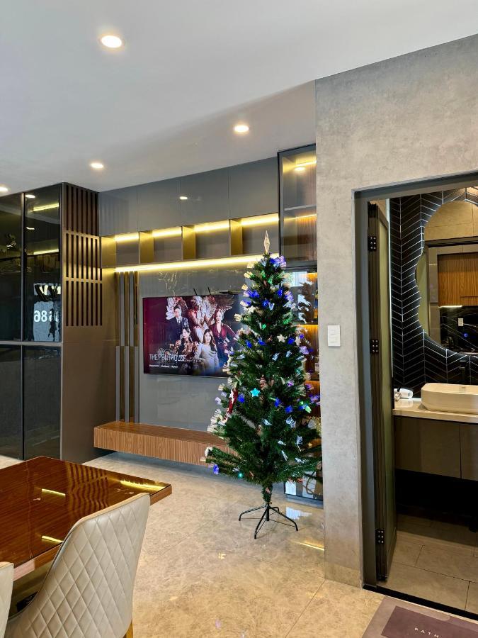 Khanh Nguyen Luxury, Fully Furnished With Street View * TP. Hồ Chí Minh