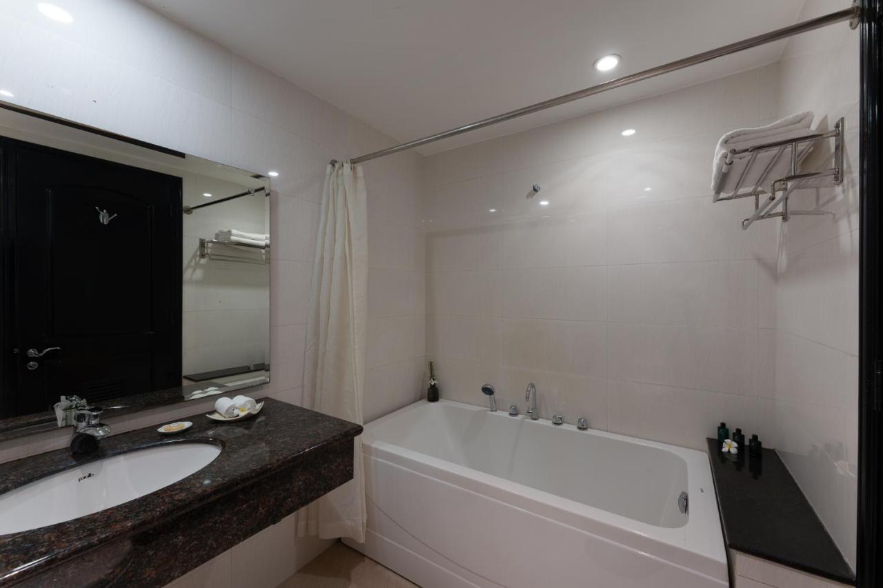 Cosmo Sai Gon Central Khách sạn 3*