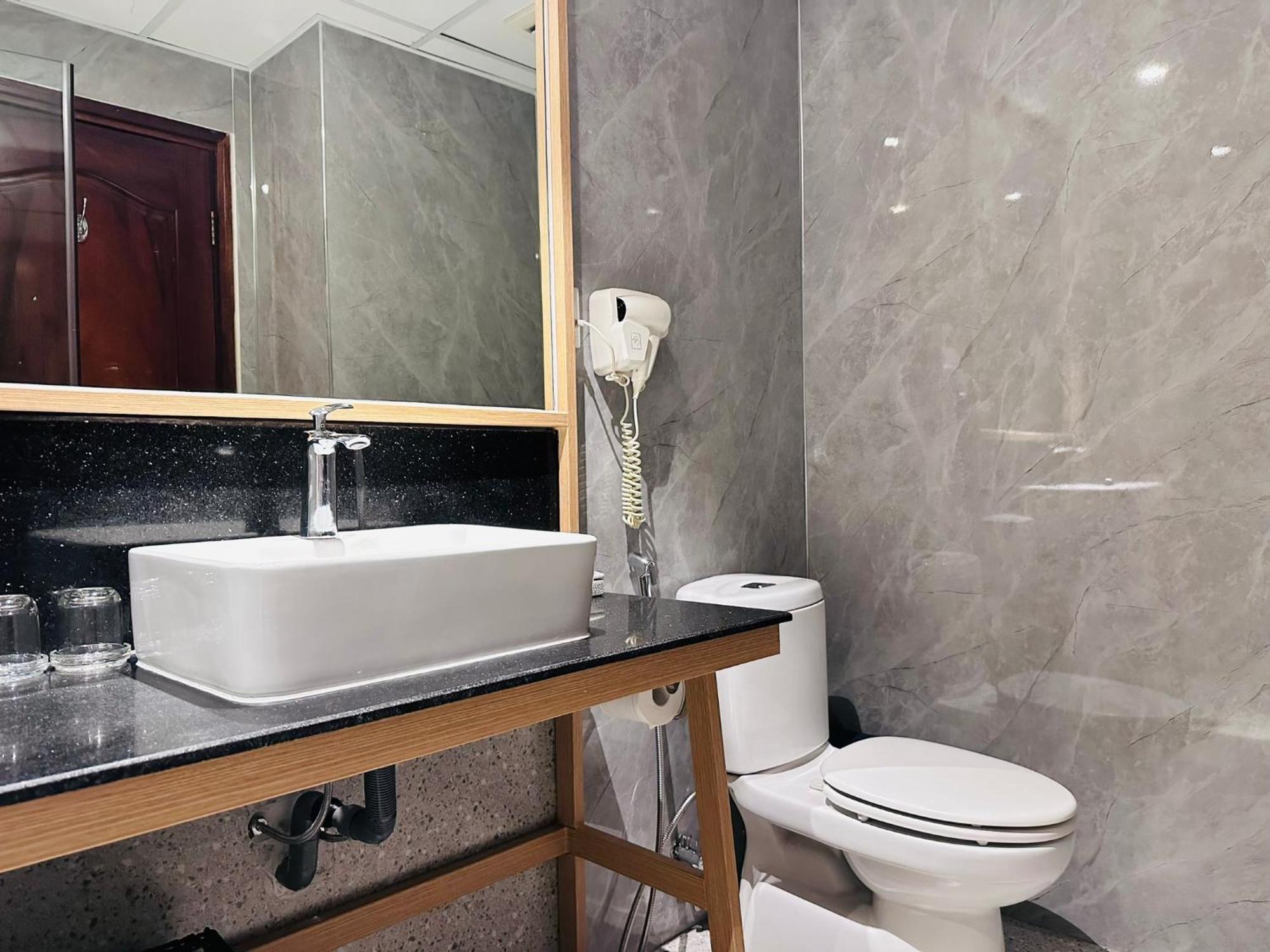 Sky Gem - Ben Thanh Hotel 4*