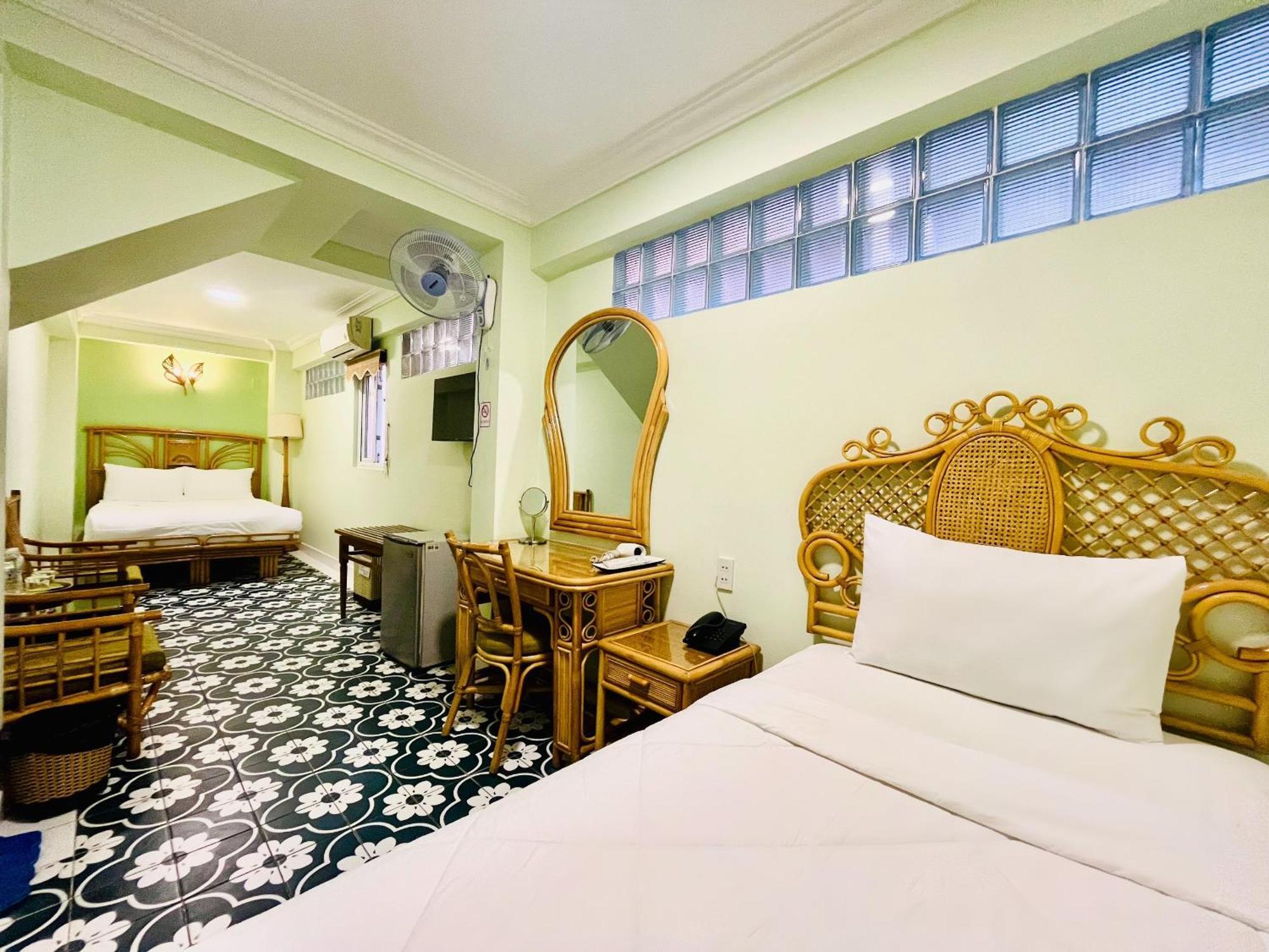 Spring House Saigon Park Hotel