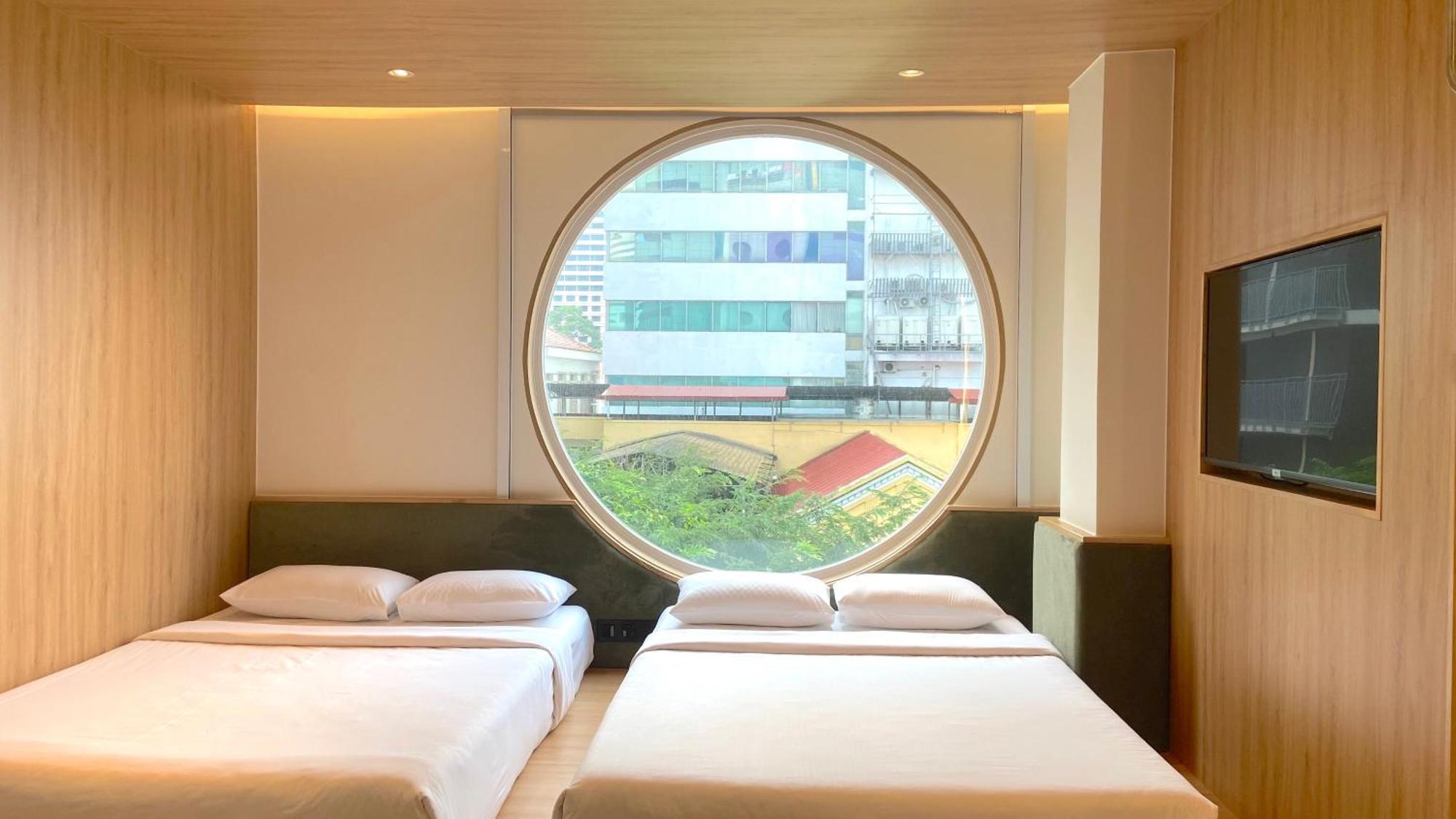 Hotel Meander Saigon 2*
