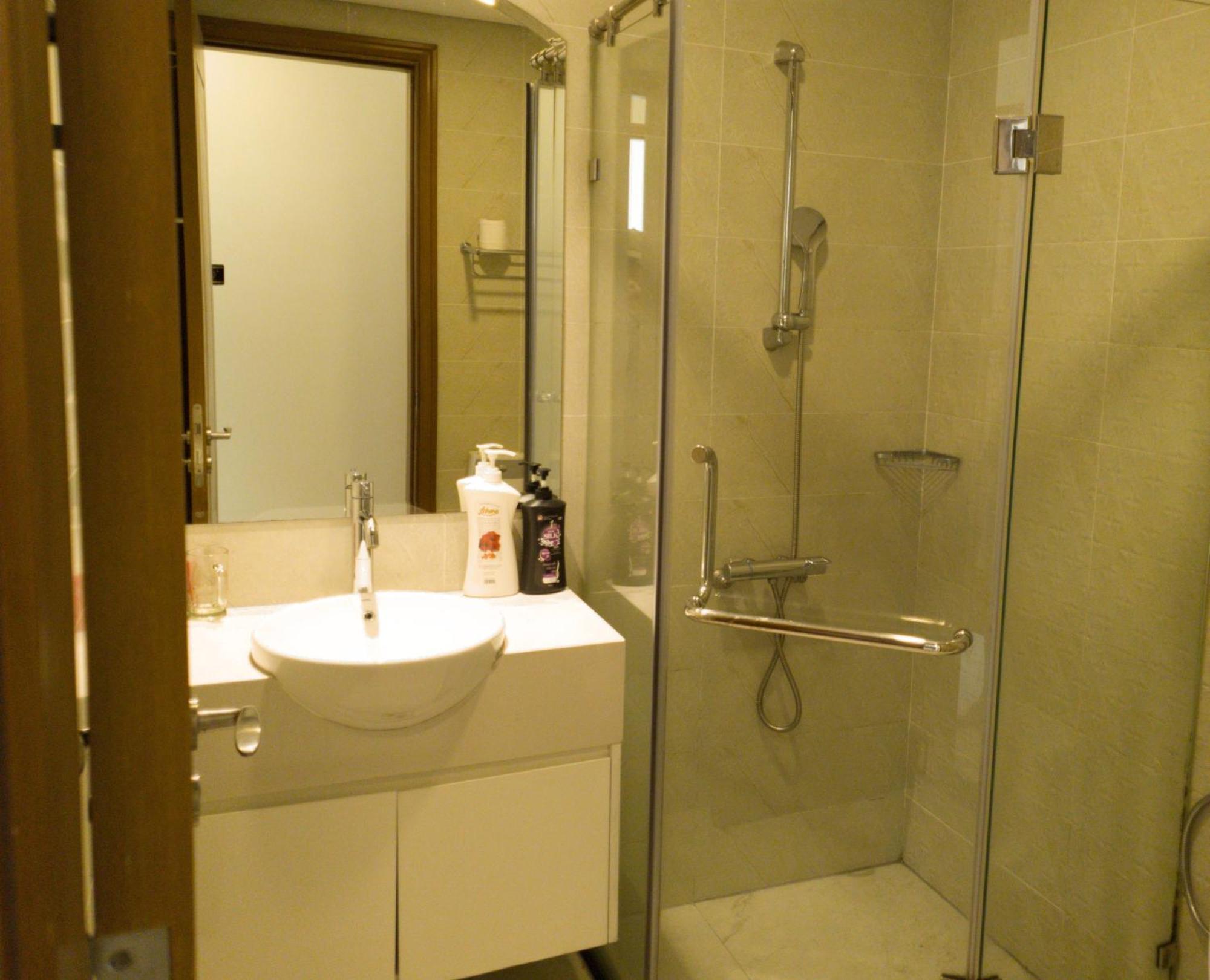 Em Khoy Vinhomes Apartment *