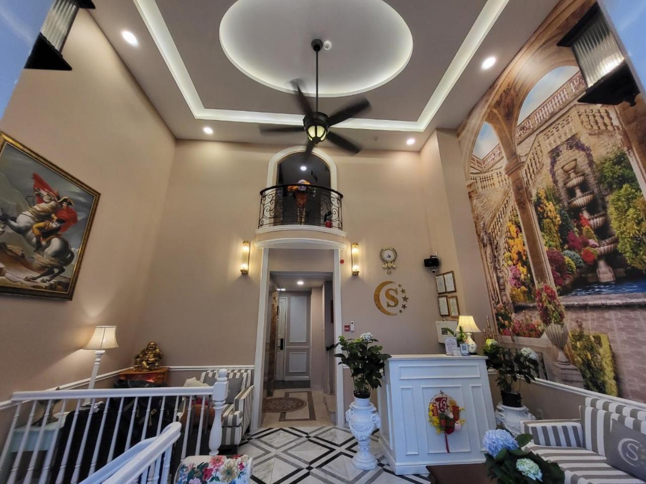 Saigon By Night Luxury Hotel 3*