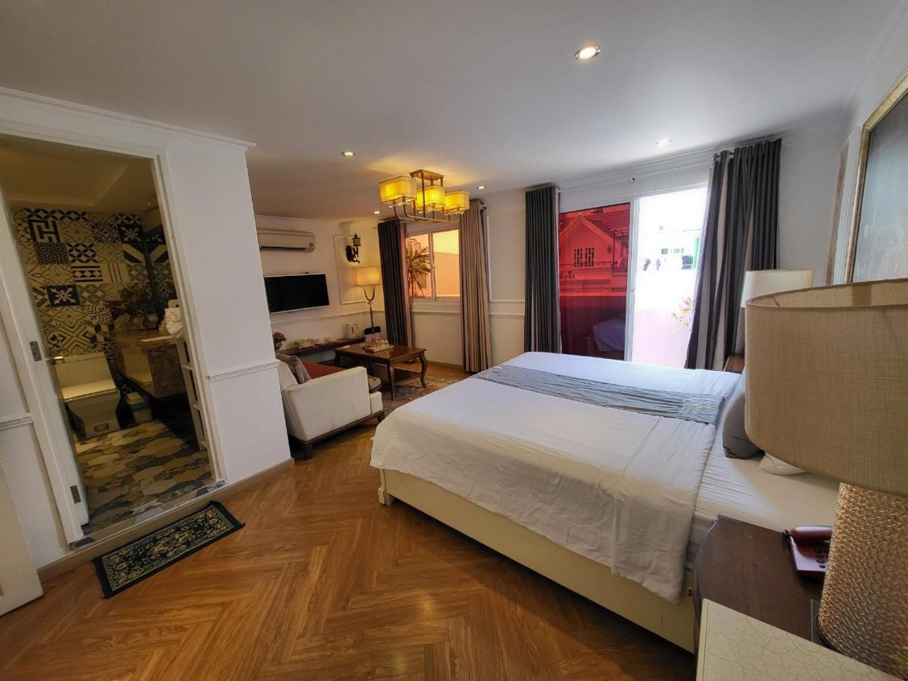 Saigon By Night Luxury 3* Ho Chi Minh City
