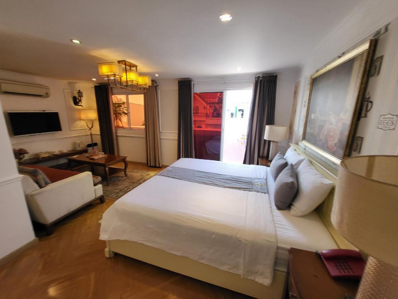 Saigon By Night Luxury 3*