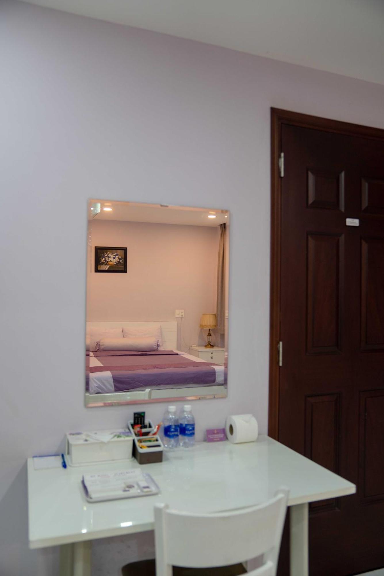 Ht Hotel *