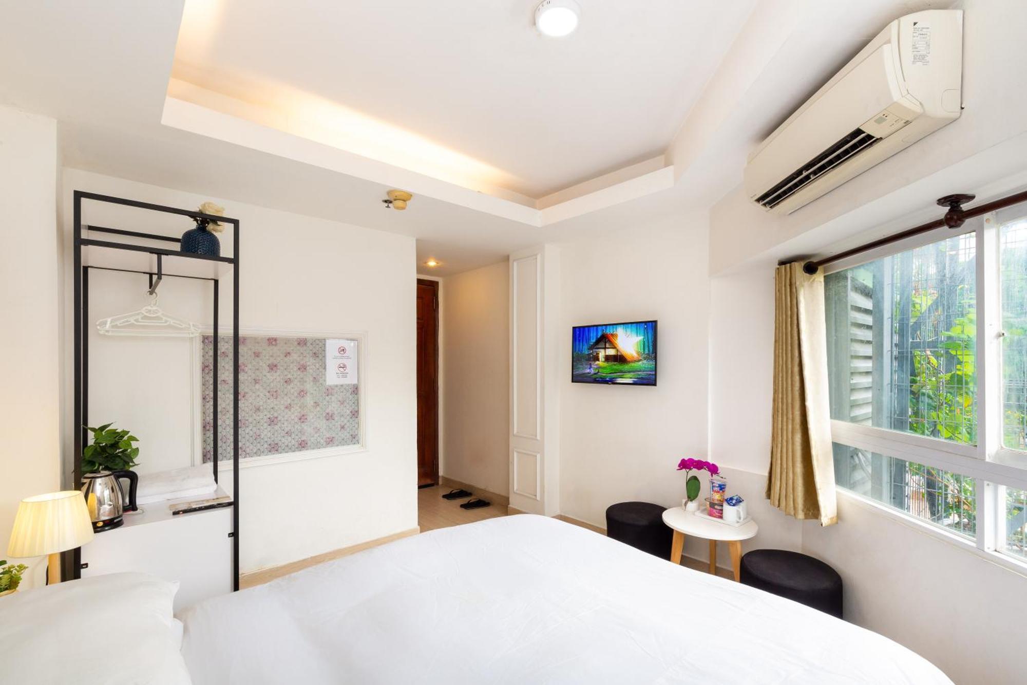 Rechax Saigon Hotel