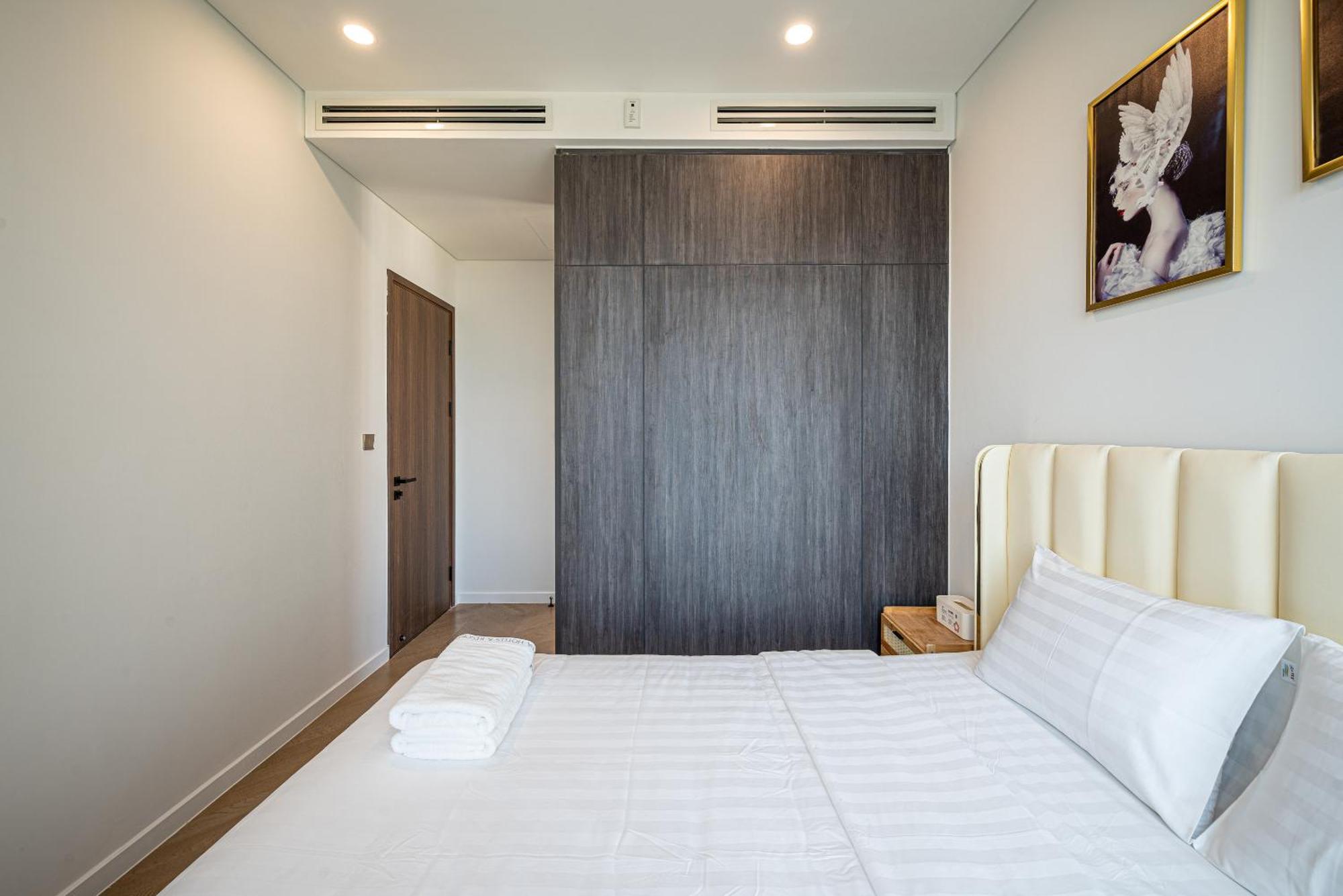 Apartment Lumier Riverside-2 Bedrom-corner *
