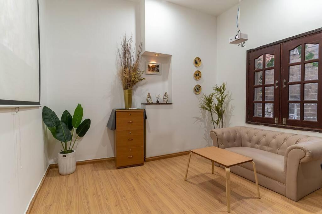 Budget Escape @ Pham Ngu Lao, District 1 143b Ho Chi Minh City