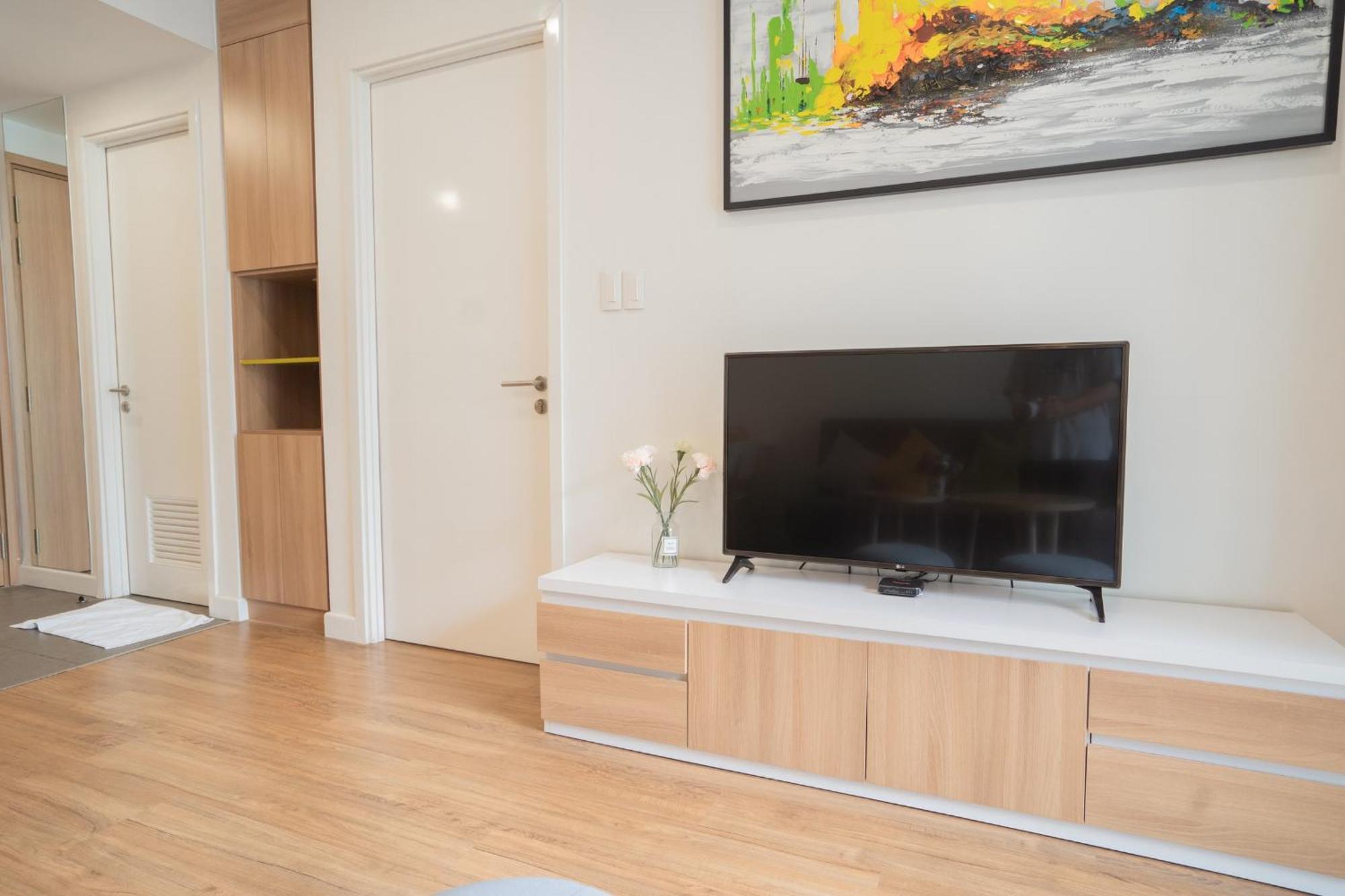 Serviced At Republic Plaza - Pool & View, Near T3 Airport Tan Son Nhat *