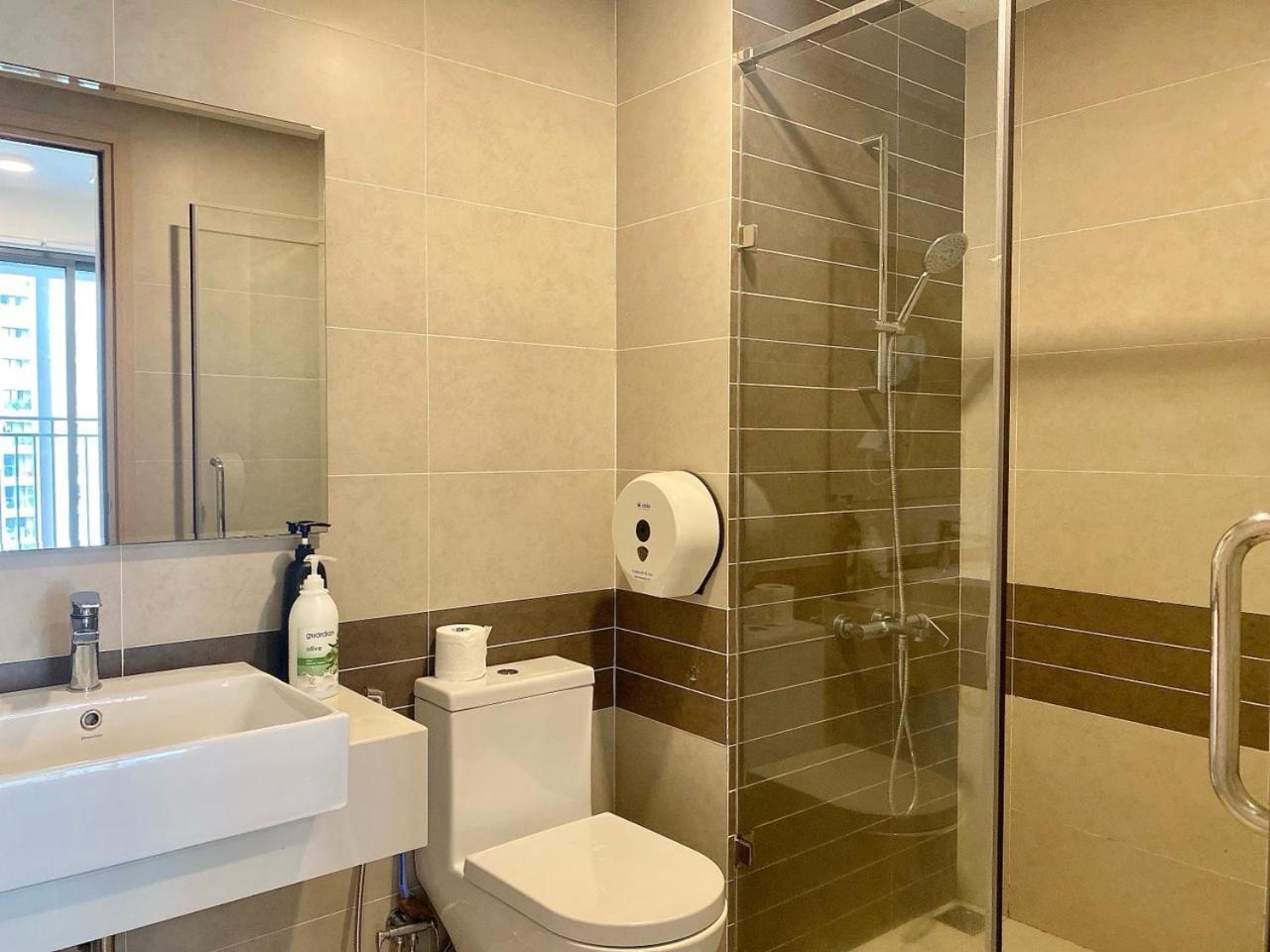 Spacious In District 7 Apartment *