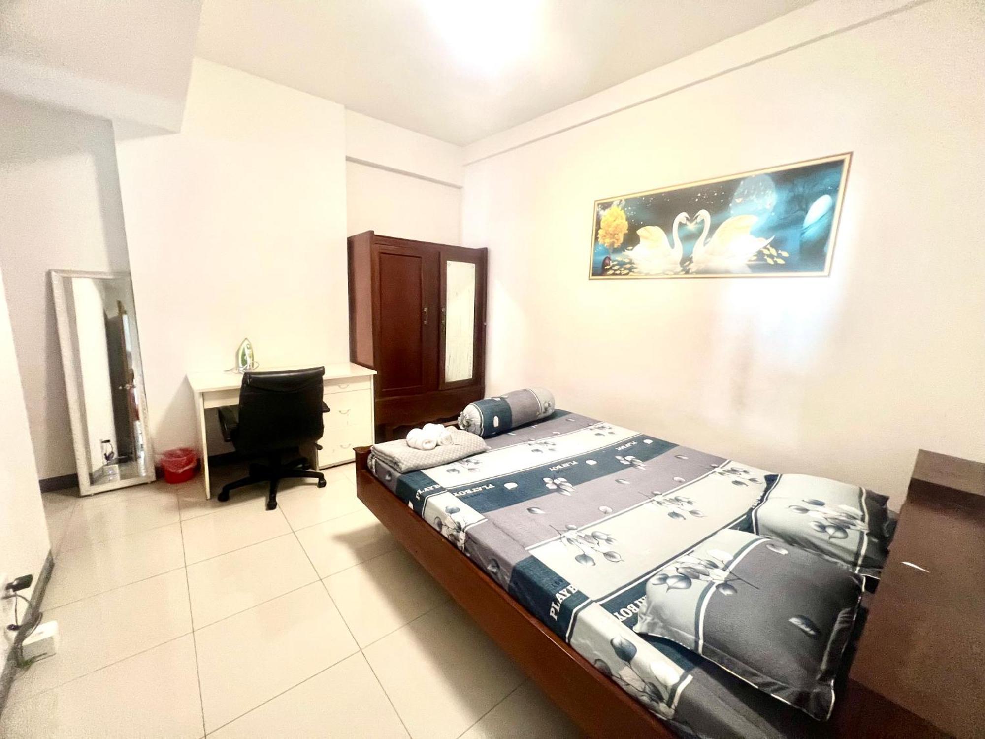 Can Ho Imperial Place Two Bedrooms *