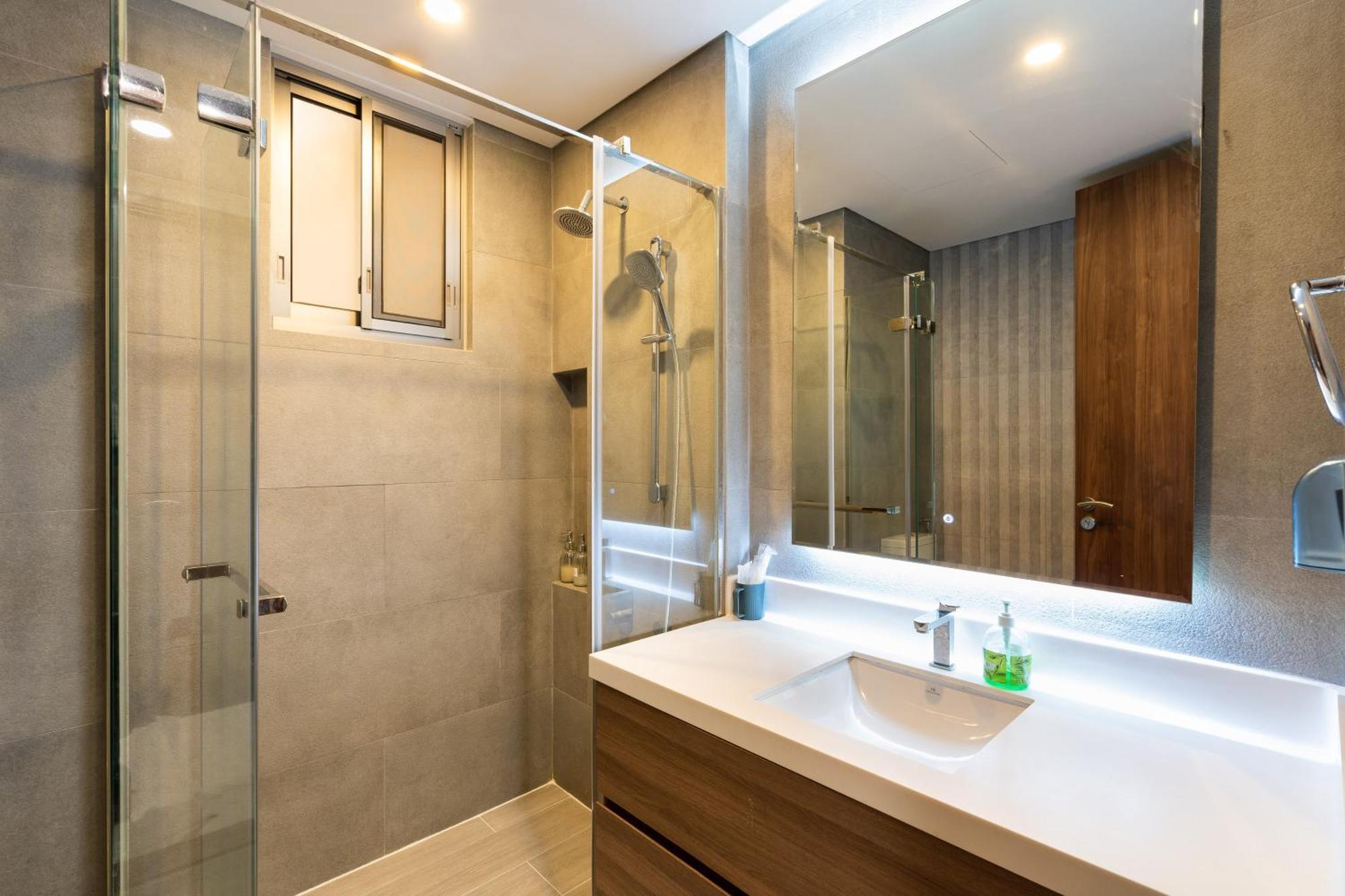 Convinia Luxury The Peak Midtown Apartment *