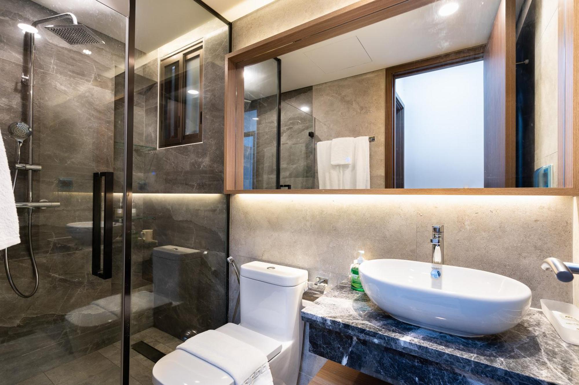 Convinia Luxury The Peak Midtown Apartment Ho Chi Minh City