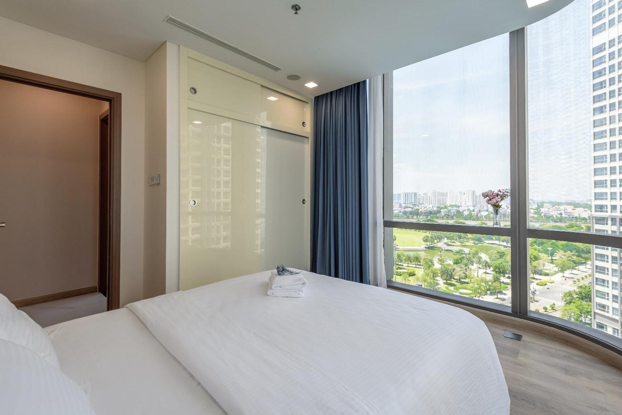 Vinhomes Park Apartment- Landmark Luxury * Ho Chi Minh City