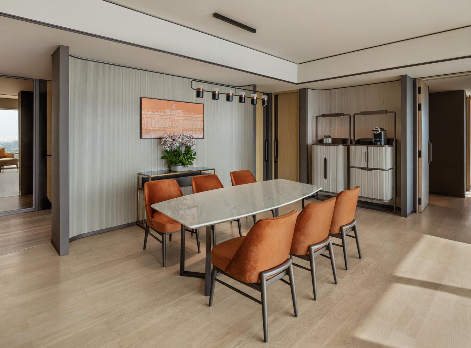 Hotel Hilton Saigon 5*