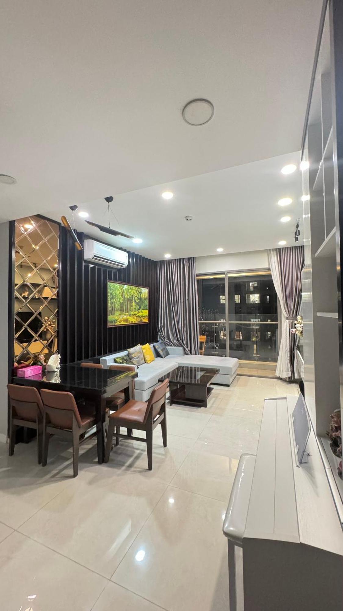 Sun - Millennium Spacious Aparts, Pool And Location Ho Chi Minh City