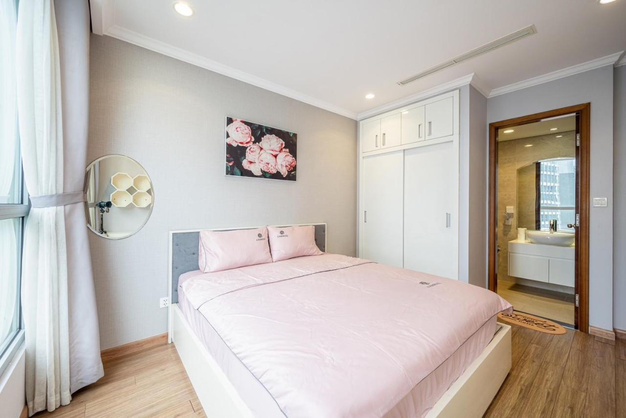 Landmark Luxury Saigon Apartment