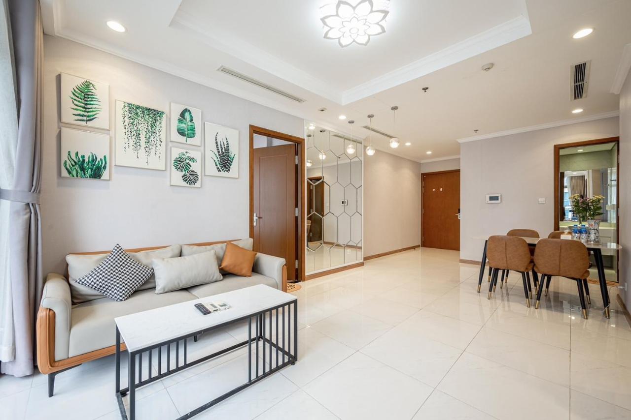 Landmark Luxury Saigon Apartment