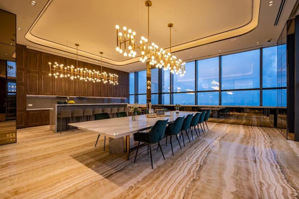 The Rixx Fashionista Apartment/d1/pool/gym/bbq/lux * Ho Chi Minh City
