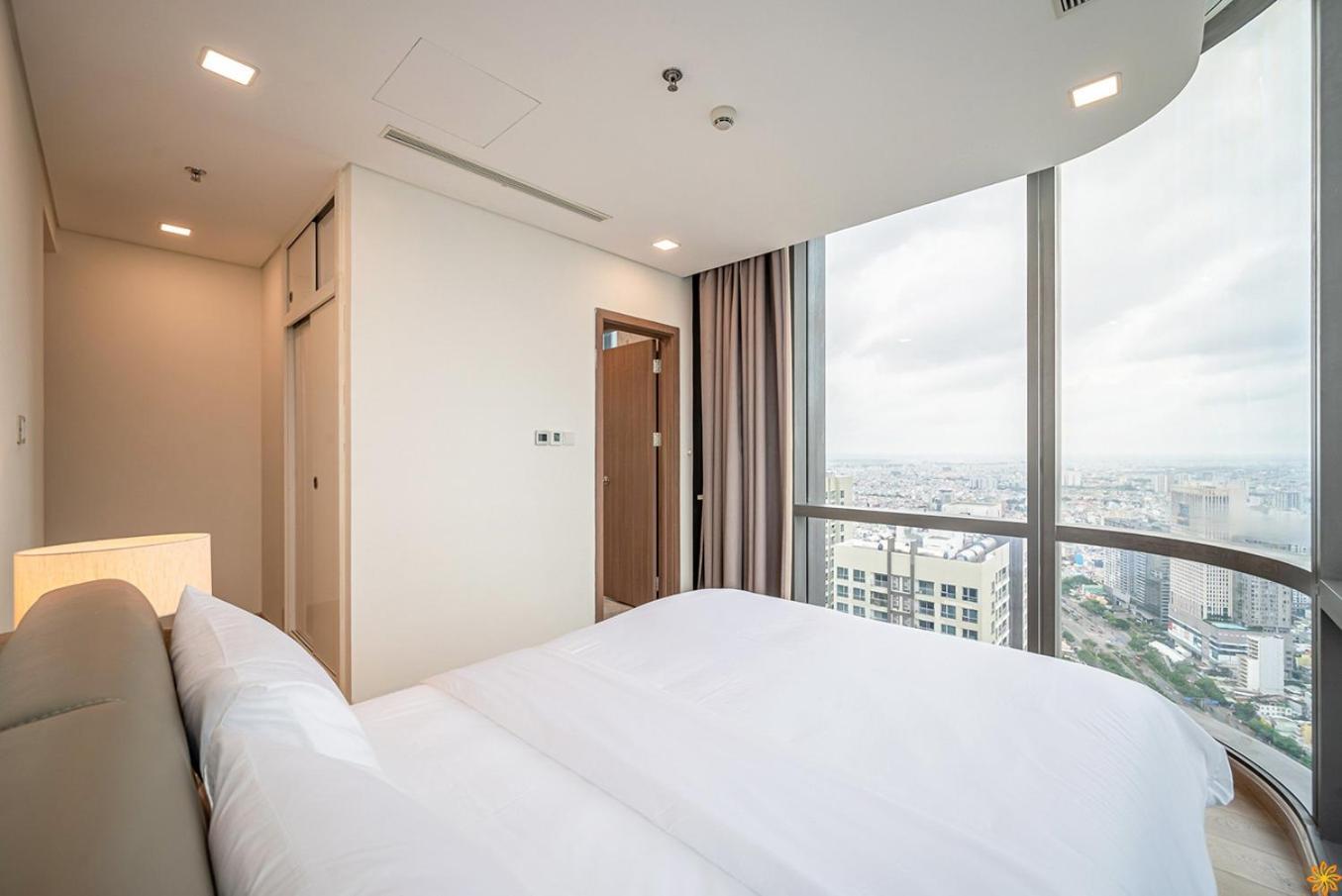 Căn hộ Opulent Skyline Homes At Landmark 81 *