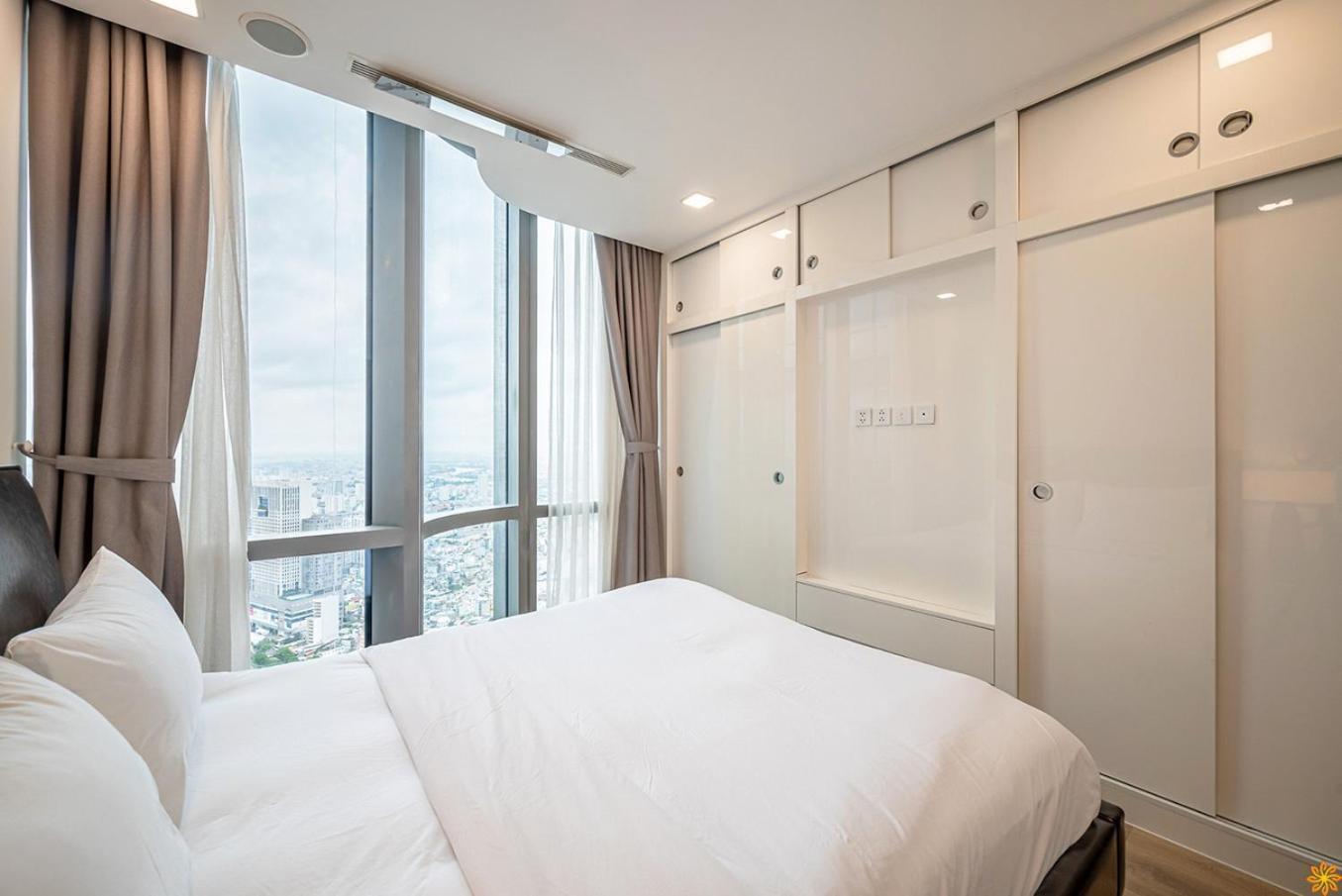 Opulent Skyline Homes At Landmark 81 *